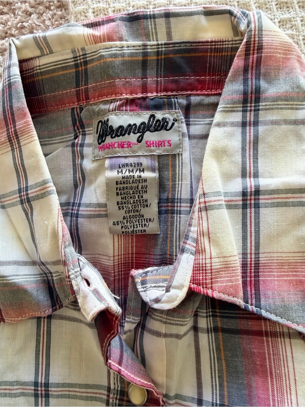 Women’s wrangler Plaid Button-Up Shirt - Red/White and Black/White. - Picture 5 of 12